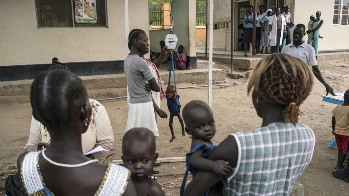 Mujeres africanas con sus bebés.