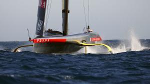 El INEOS (GBR) cuaja una gran salida e iguala la final ante el Luna Rossa (ITA)