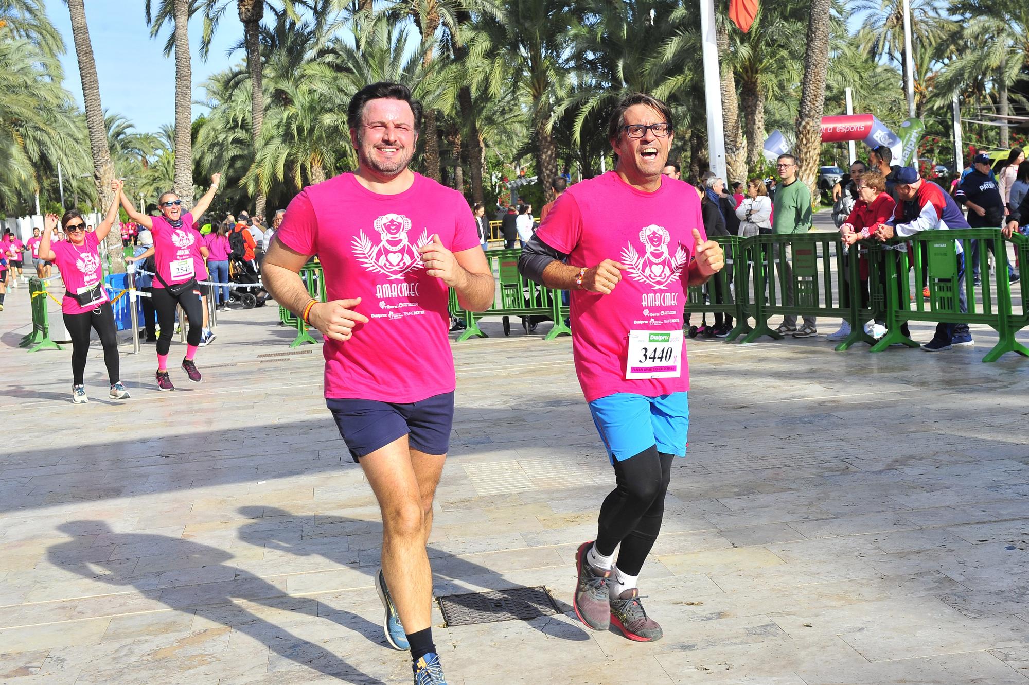 Más de 8.000 solidarios con el cáncer de mama en Elche