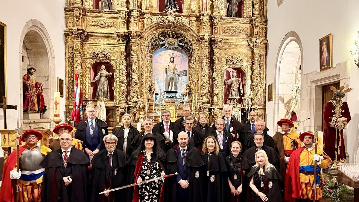 Los diez nuevos caballeros de la Real Orden de Caballeros de María Pita.
