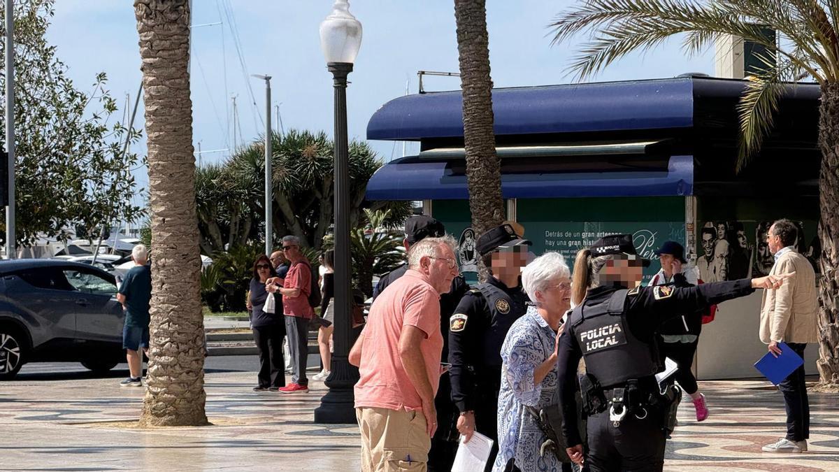 La Policía Local de Alicante incauta 750 productos del ‘top manta’ en un vídeo de archivo.