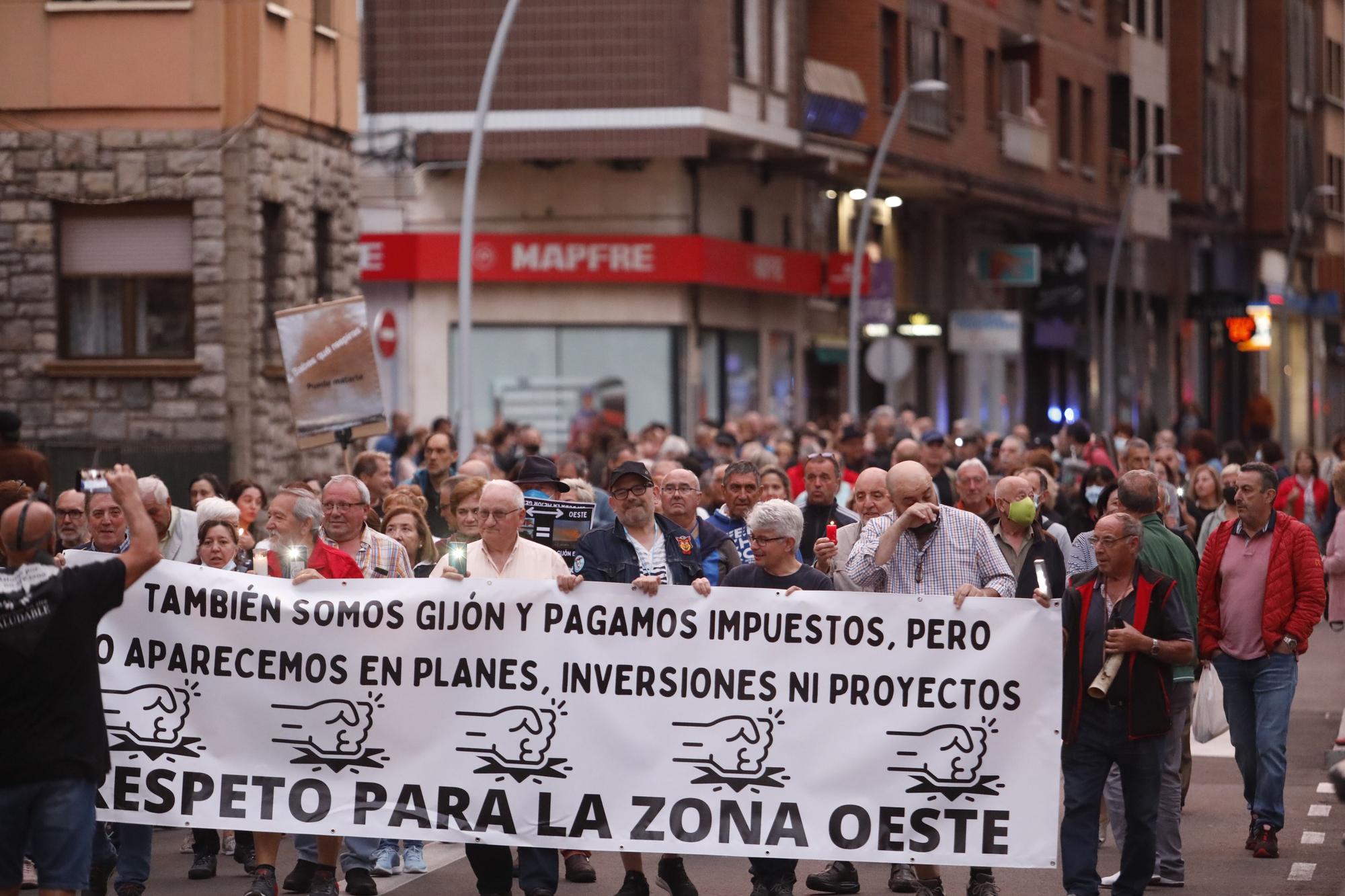 Manifestación de los vecinos de la zona oeste de Gijón