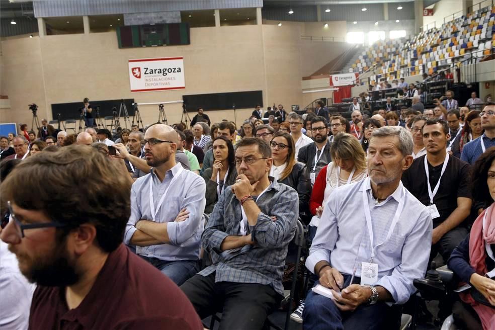 Fotogalería de la asamblea de Podemos sobre el referéndum de Cataluña