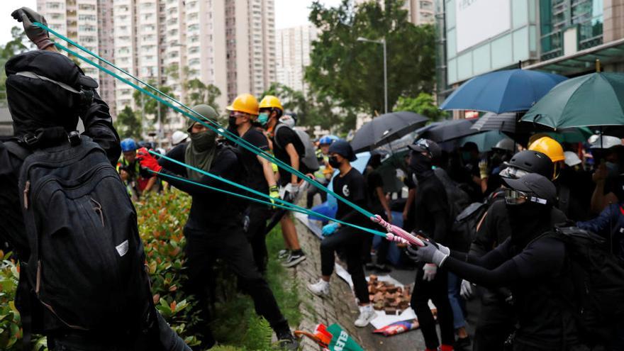 La Policía reprime a los manifestantes en Hong Kong