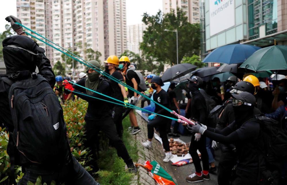 Miles de hongkoneses protestan contra el Gobierno.