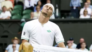 Zverev, tras hundirse en su debut en Wimbledon: "Me siento solo en la vida, no salgo del agujero"