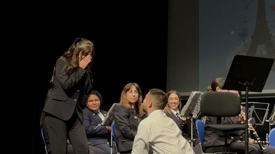 Un concierto de primavera en Gandia que termina con un “sí quiero”: “Vi que era un buen momento, me decidí y fui a por todas”
