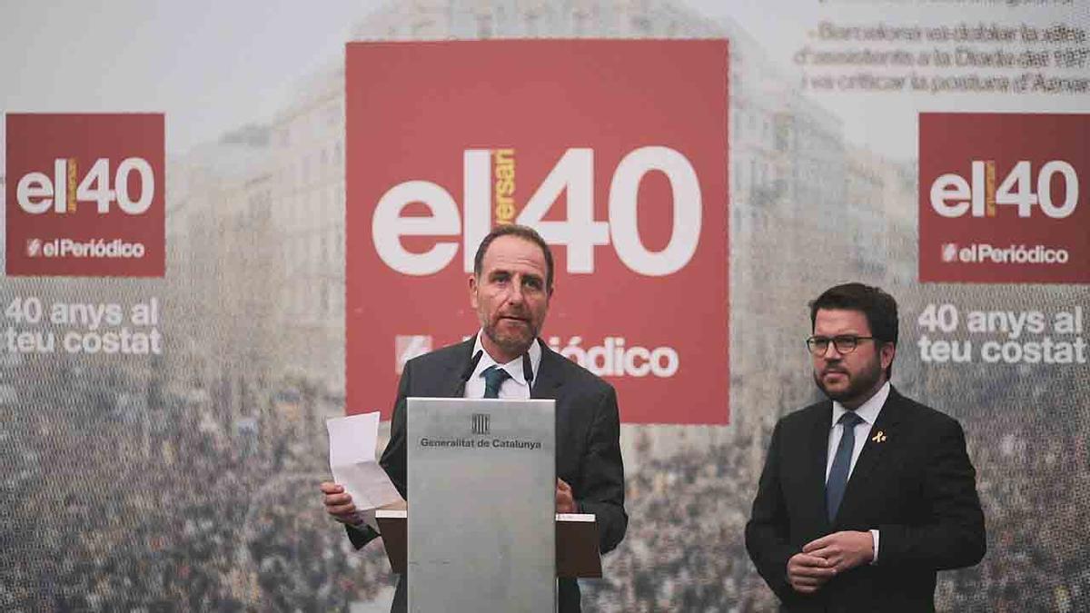 Enric Hernández, director de EL PERIÓDICO, durante su discurso junto al vicepresidente Aragonés.