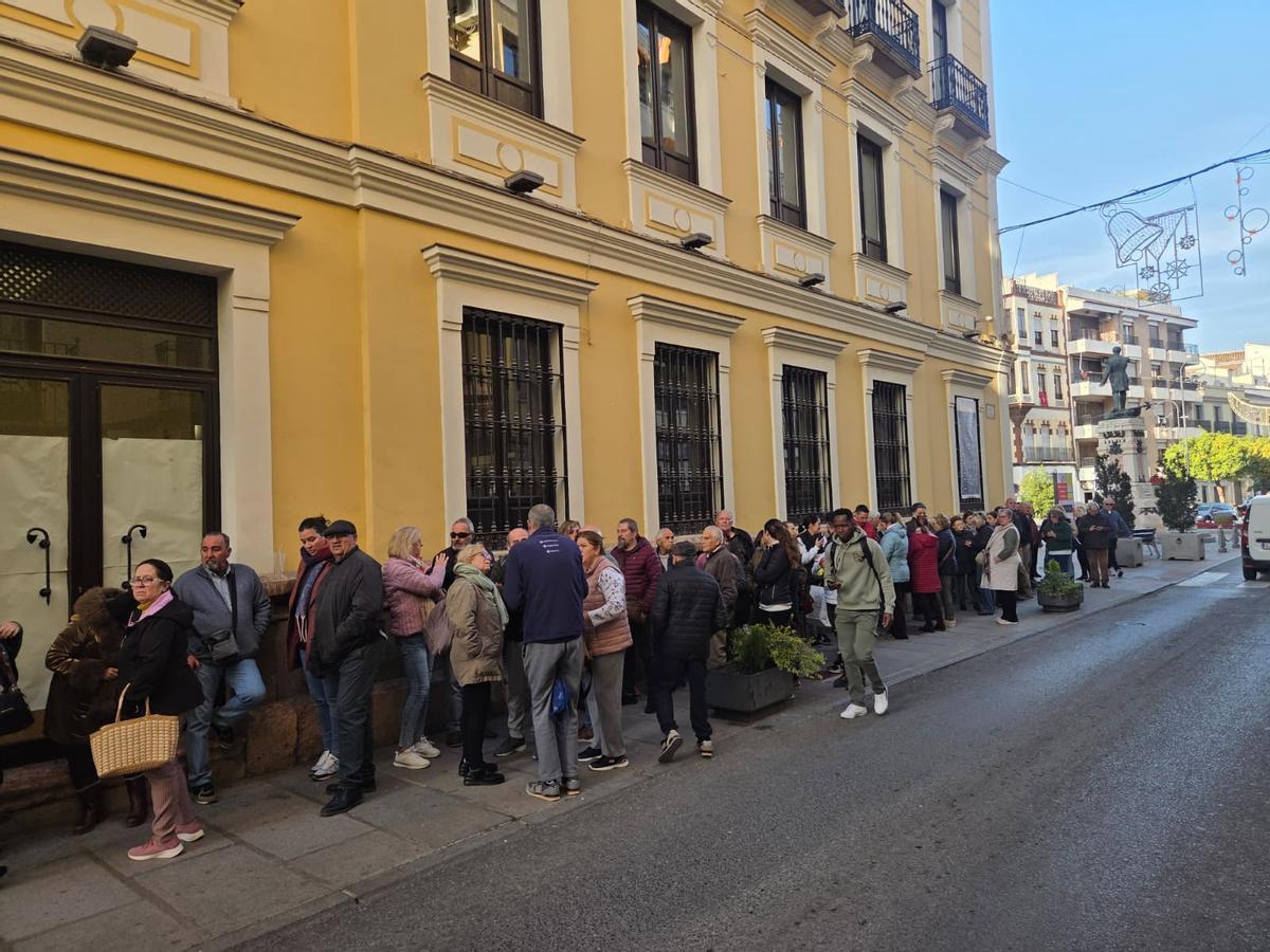 El Ayuntamiento antequerano destina 300.000 euros para subvencionar el 40% del valor de cada bono, mientras que el ciudadano abona el 60% restante