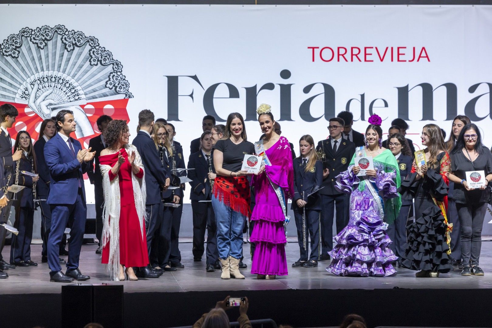 Por sevillanas en la Feria de Mayo de Torrevieja 2025