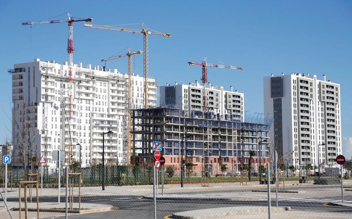 Guerra de fons per controlar la promoció d’habitatges a Espanya Guerra de fons per controlar la promoció d’habitatges a Espanya