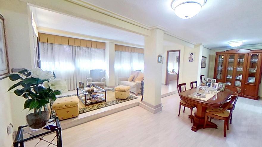 Se vende piso en Alicante con un salón de 40 m2 y un vestidor por 214.000 euros