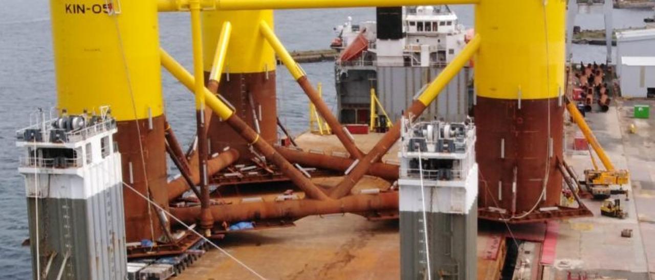 Plataforma flotante de Windar-Navantia para el parque eólico marino escocés Kincardine.