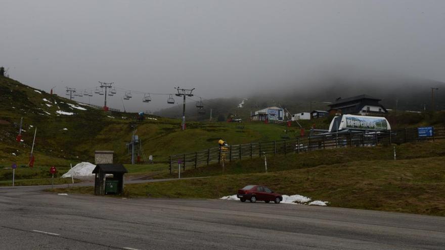 Valgrande y Fuentes, a la espera de la nieve para abrir sus pistas