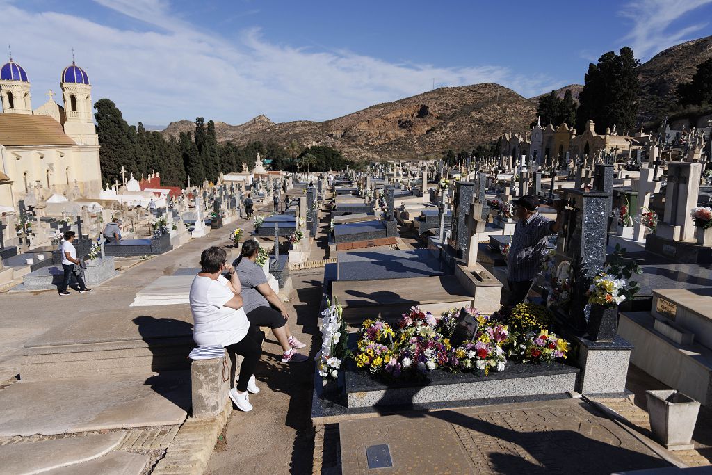 Día de Todoso los Santos en el cementerio de Los Remedios de Cartagena