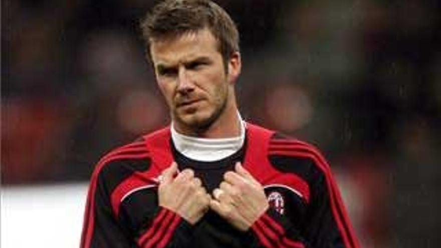 Beckham se queda en el Milán