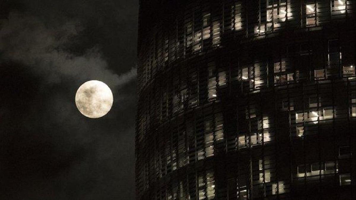 Superluna de agosto: Cuando y como ver la última Superluna del año y la  lluvia de estrellas Perseidas en el cielo extremeño