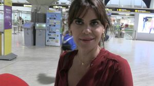 30/07/2024 María José Suárez desmiente a Álvaro Muñoz Escassi: Me río por no llorar . MADRID, 30 (CHANCE) María José Suárez ha reaccionado a las recientes declaraciones de Álvaro Muñoz Escassi, con una mezcla de incredulidad y determinación. La exmodelo no cree que su expareja haya afirmado que no hubo infidelidad en su relación, comentando con firmeza: Eso no lo ha dicho Álvaro, no lo ha dicho. Esta afirmación llega en un contexto en el que Escassi ha sido cuestionado sobre si su relación con Suárez era abierta, a lo que Suárez responde con ironía: Me río por no llorar. EUROPA ESPAÑA SOCIEDAD EUROPA PRES