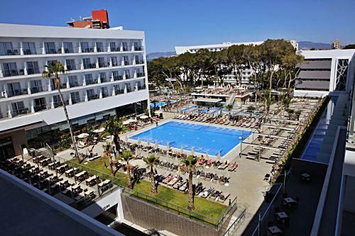 Das Drei-Sterne-Hotel Riu Playa Park war so sehr in die Jahre gekommen, dass sich die Hotelkette für Abriss und Neubau entschied.