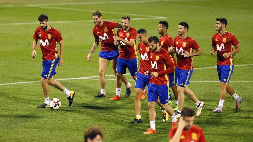 La selección se entrena el viernes a partir de las 20 horas en La Rosaleda