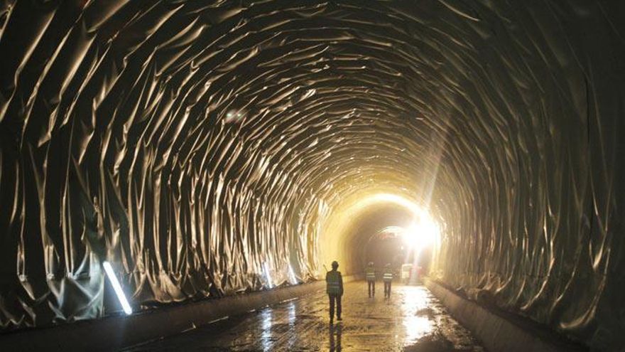 Obra de construcción del túnel del AVE de O Cañizo // XOÁN ÁLVAREZ