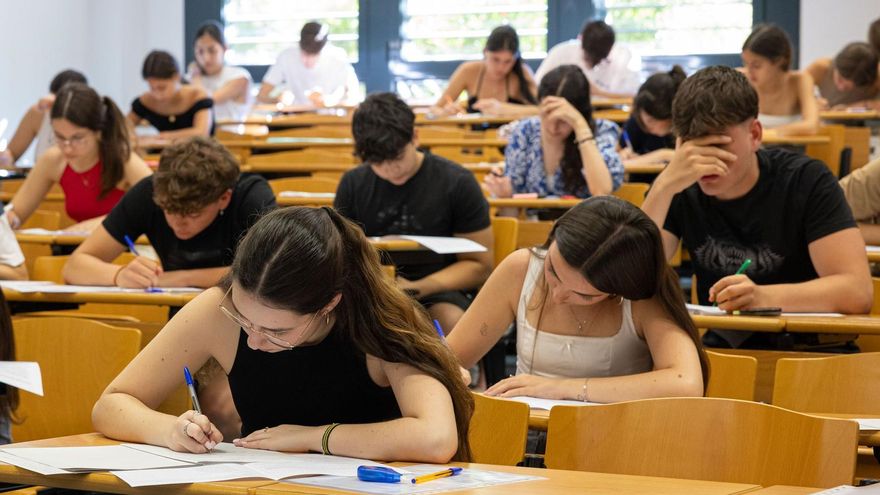Sis de cada 10 estudiants de la selectivitat entra a la carrera que vol a Castelló