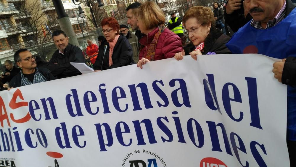 Miles de personas se manifiestan en Gijón en defensa del sistema público de pensiones