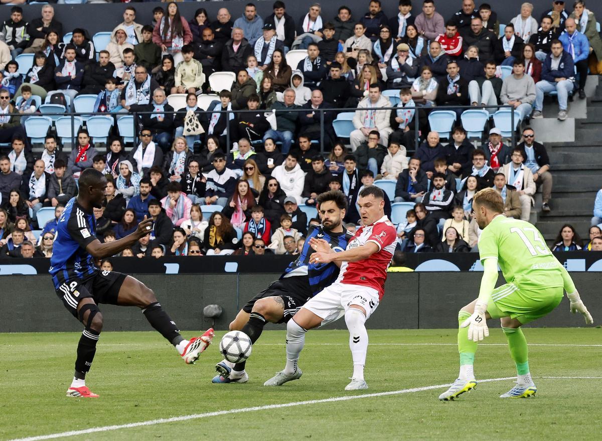 Las imágenes del Celta-Oviedo