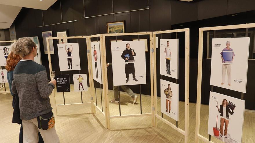 Les imatges de l&#039;exposició &quot;2 vides&quot; de l&#039;associació Donem