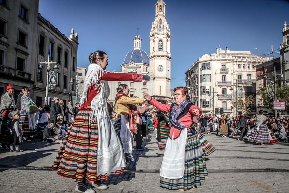 «Les Pastoretes» adoran al Niño en Alcoy