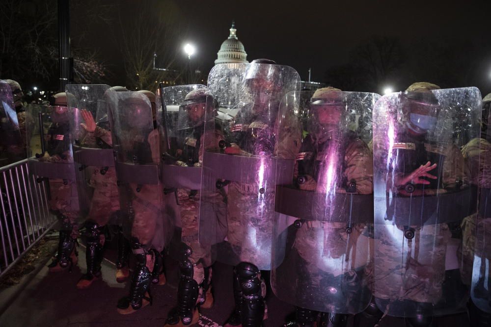 Una torba de seguidors de Trump assalta el Capitol