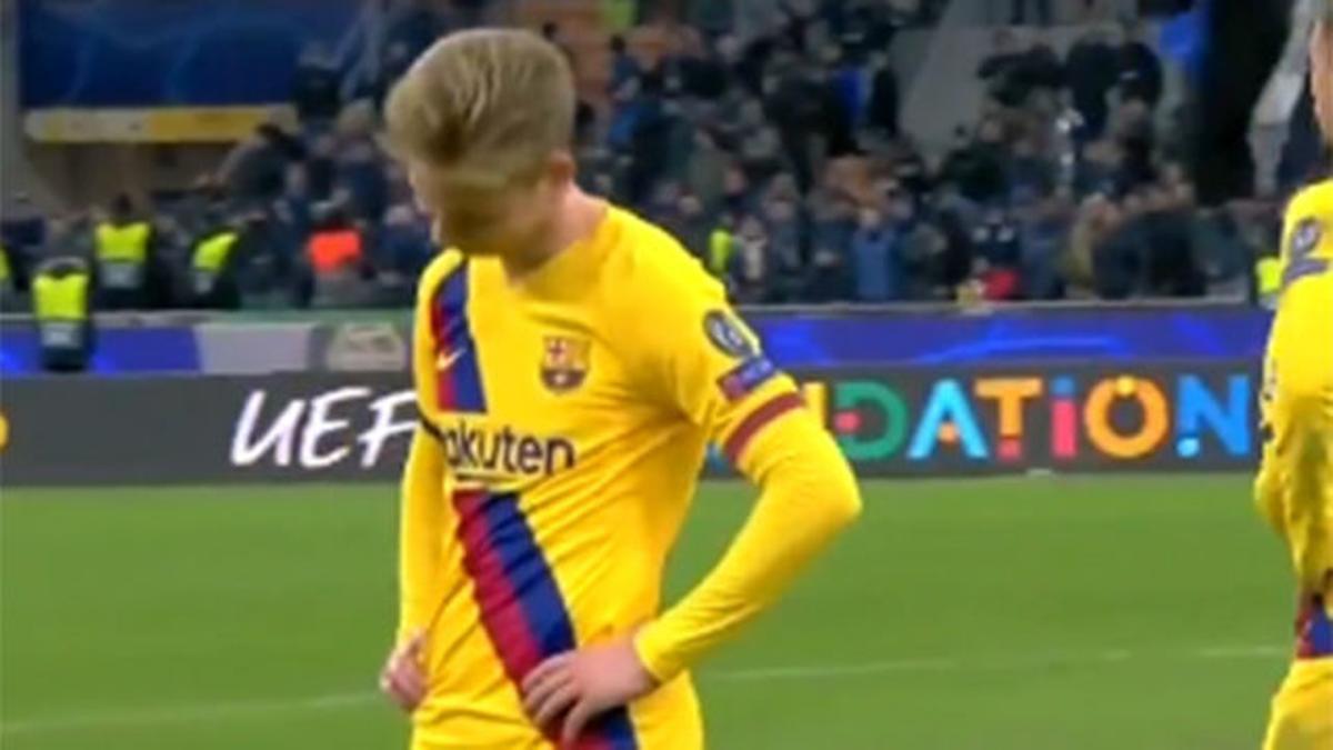 La tristeza de De Jong en San Siro cuando se entera de la eliminación del Ajax