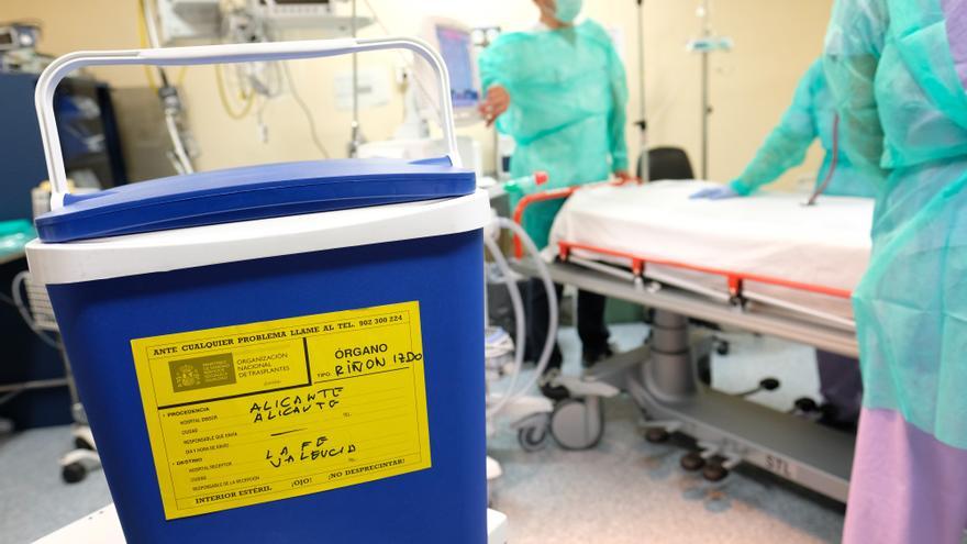 El Hospital General de Alicante realiza uno de los 14 trasplantes que se han hecho en España de órganos de pacientes fallecidos con covid