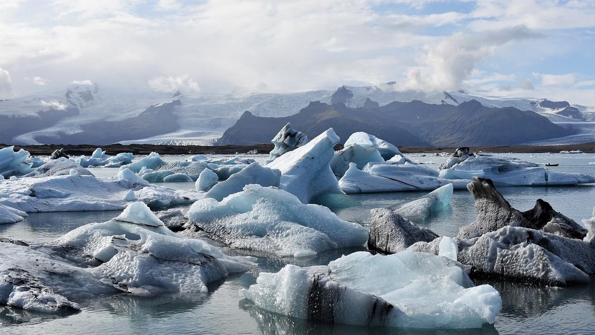 En el momento en que los bloques de hielo de la superficie de la Tierra se derritan debido al cambio climático, la rotación del planeta y la duración del día también variarán como resultado de este cambio de masa.