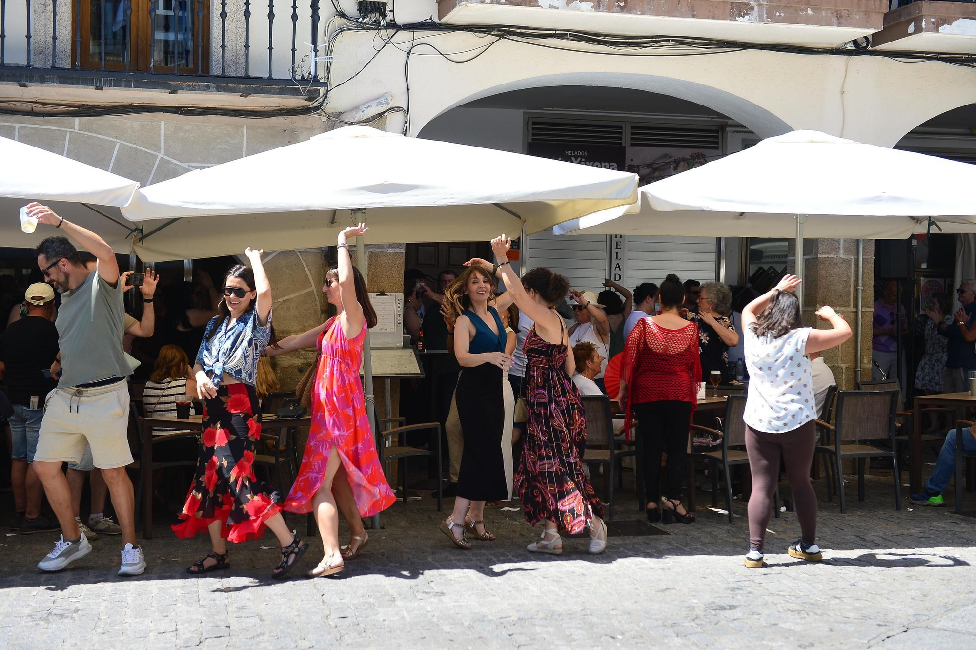 FOTOGALERÍA | Búscate en las cañas del sábado de feria en Plasencia