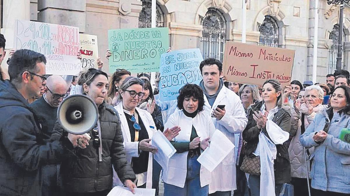 Protesta de estudiantes de la Escuela de Enfermería, hace unos meses.