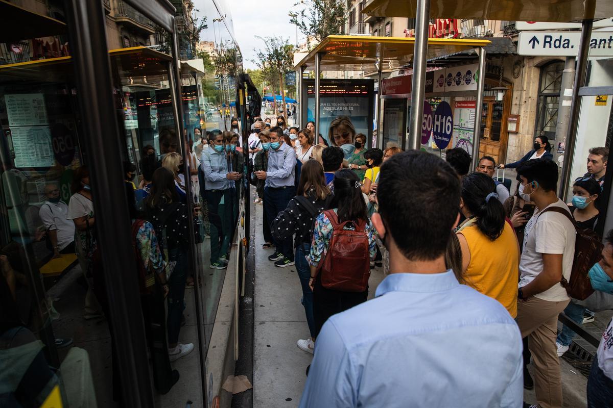 Primer día de huelga de autobuses en Barcelona