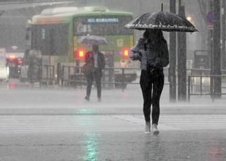 Las lluvias dejan un muerto en Japón y obligan a mantener la alerta