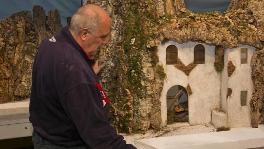 Una de las casas confeccionadas a mano que estarán expuestas en el Belén de estas navidades.