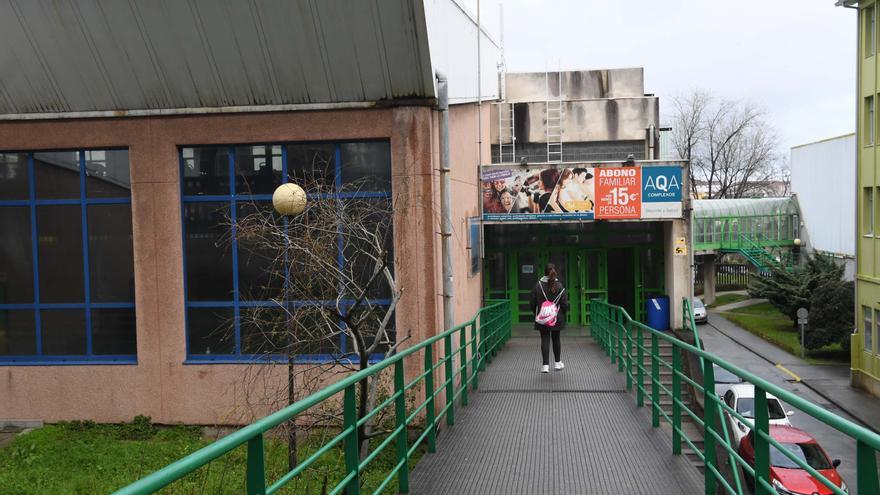 Los alumnos del instituto Agra do Orzán podrán volver a usar gratis la piscina