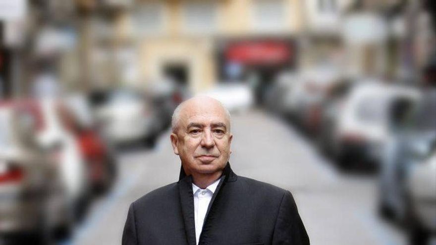La editorial Olifante reúne la poesía del zaragozano Ángel Guinda en una antología