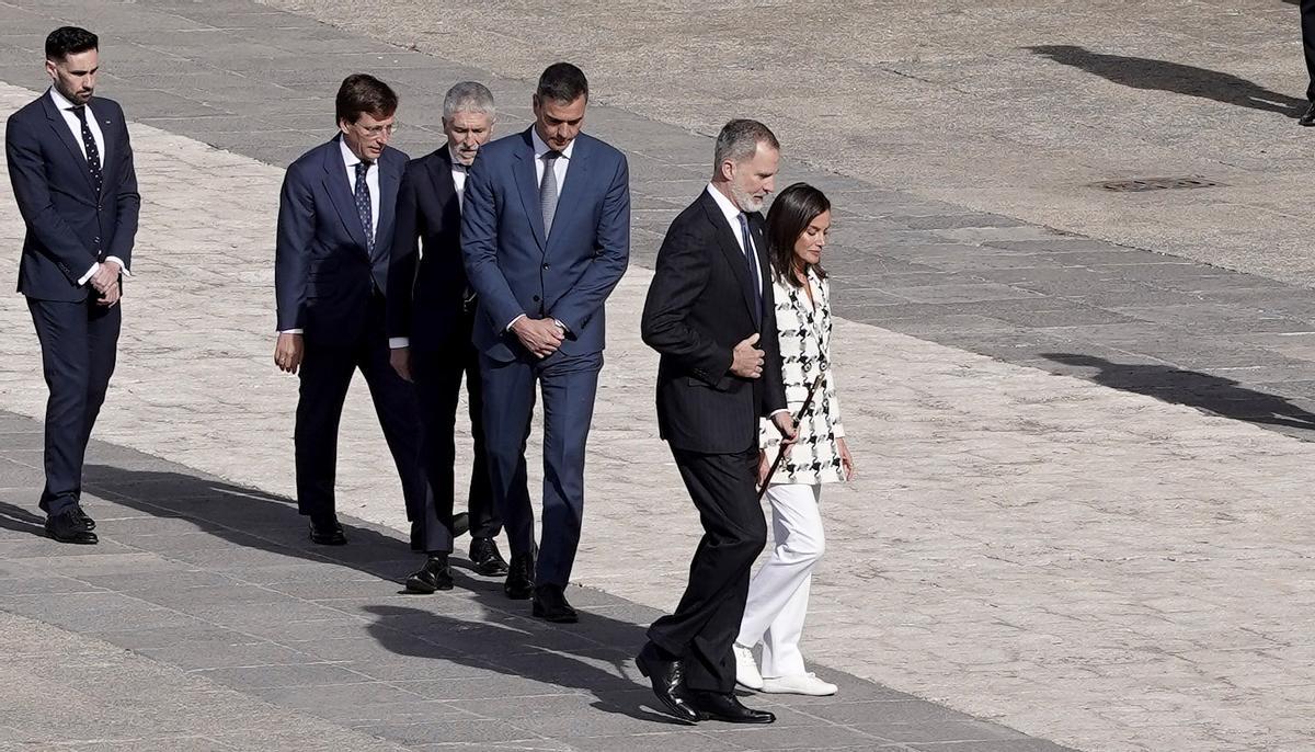La reina Letizia, imparable a pesar de su lesión, se redescubre con las zapatillas