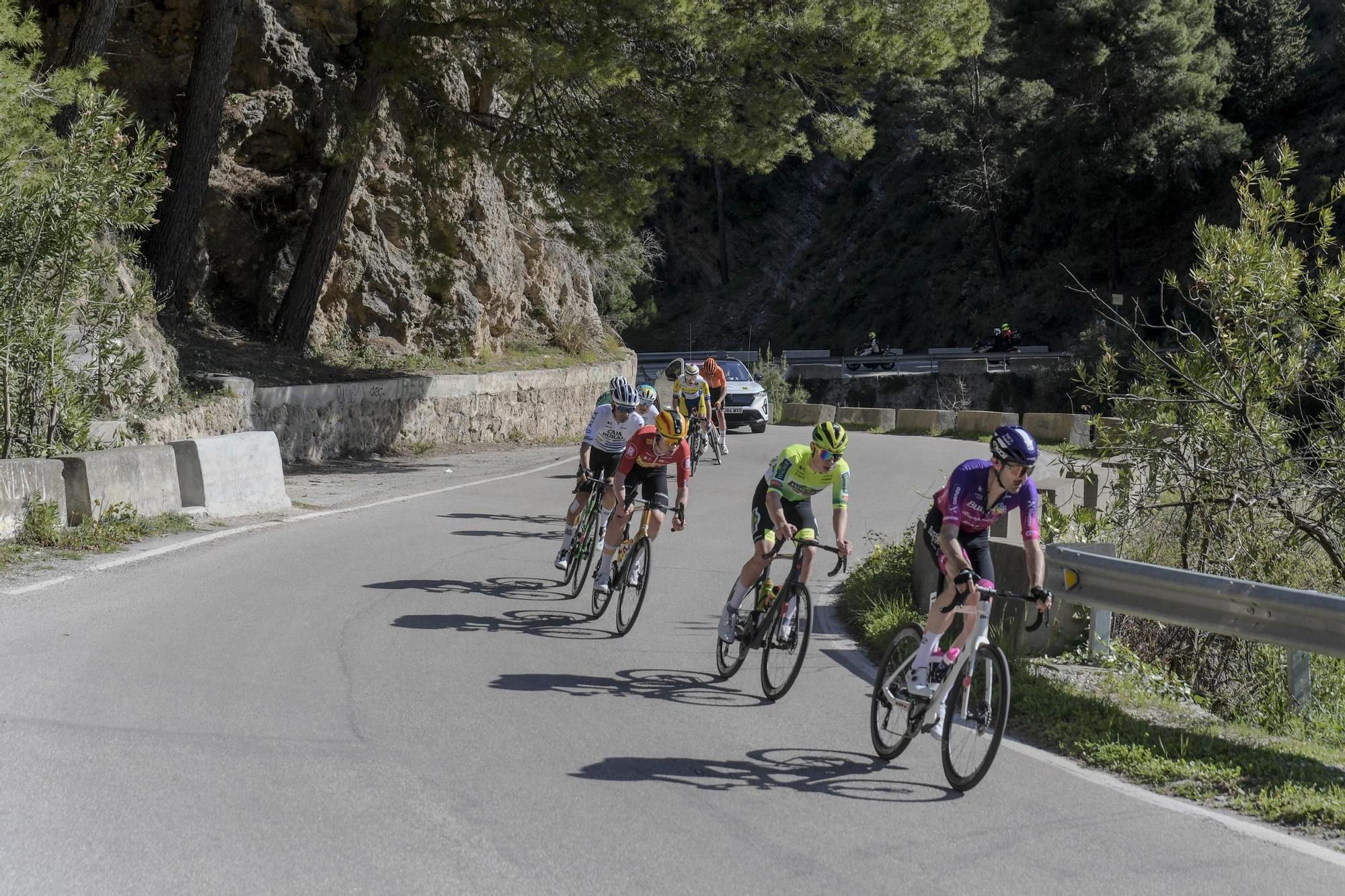 La primera etapa de la Vuelta a Andalucía Ruta del Sol 2025, en imágenes
