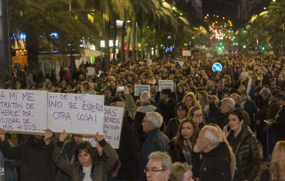 8 de Marzo: Más de 40.000 personas en la manifestación feminista de Alicante contra el machismo y por la igualdad