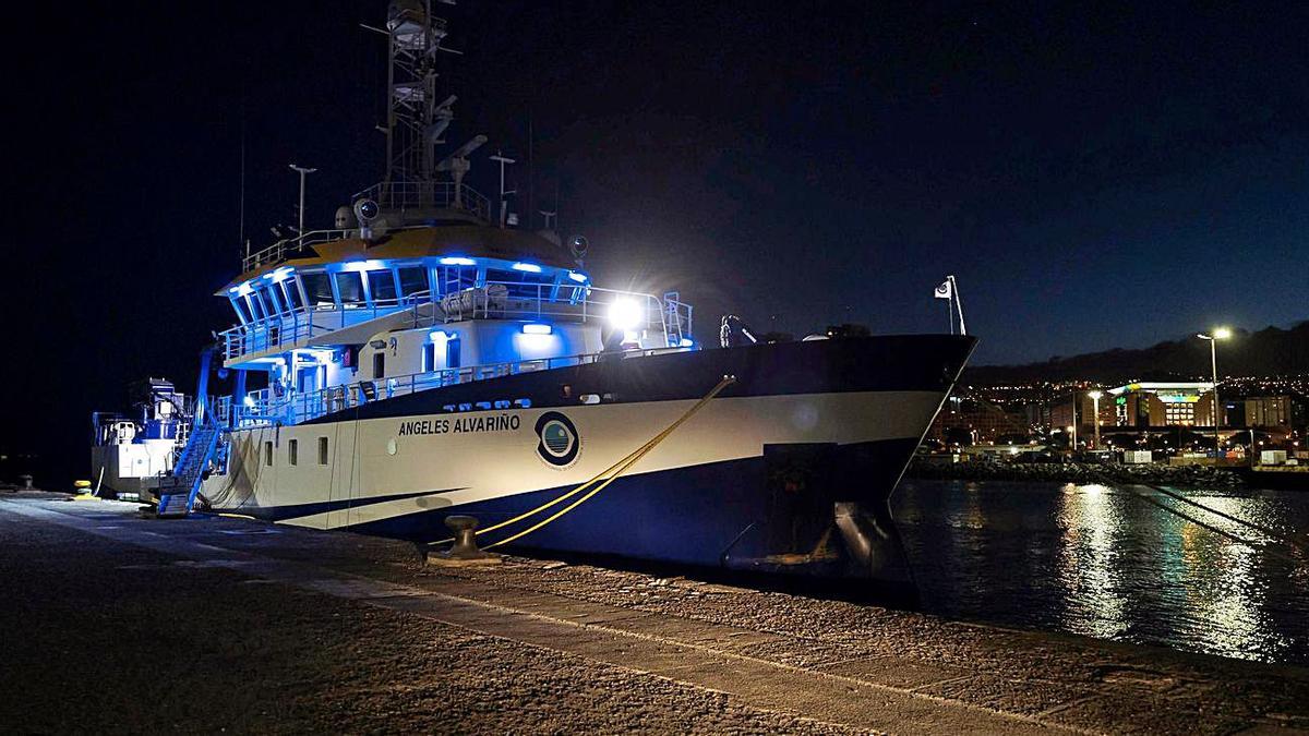 El buque oceanográfico “Ángeles Alvariño”, atracado en Santa Cruz de Tenerife.   | // MIGUEL BARRETO