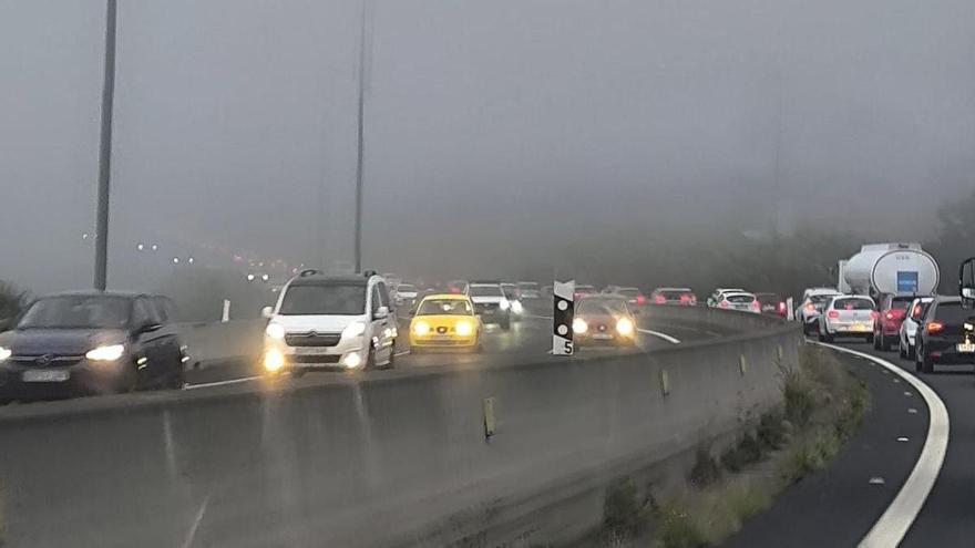 Fog and Rush-Hour Traffic Trigger Gridlock on Tenerife’s TF-5 Highway