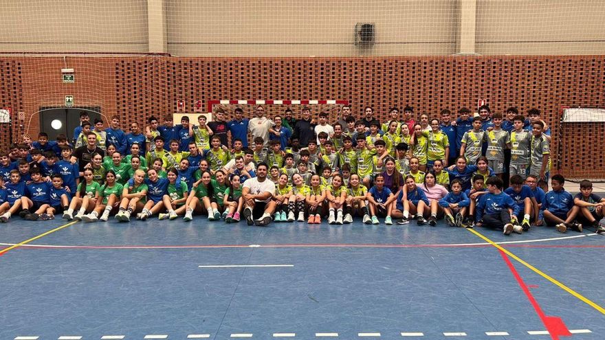 La cantera del Balonmano Zamora disfrutó del deporte y un gran día de convivencia