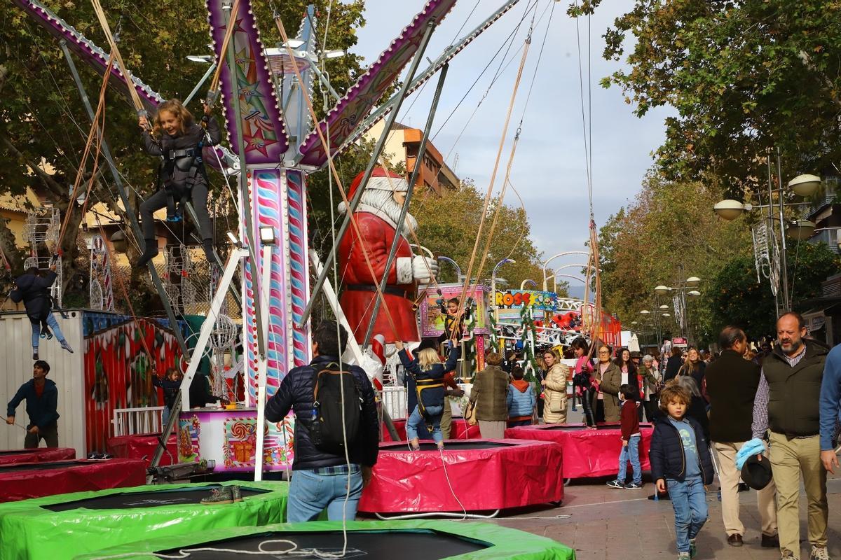 Atracciones para los niños en el Bulevar del Gran Capitán en Córdoba.