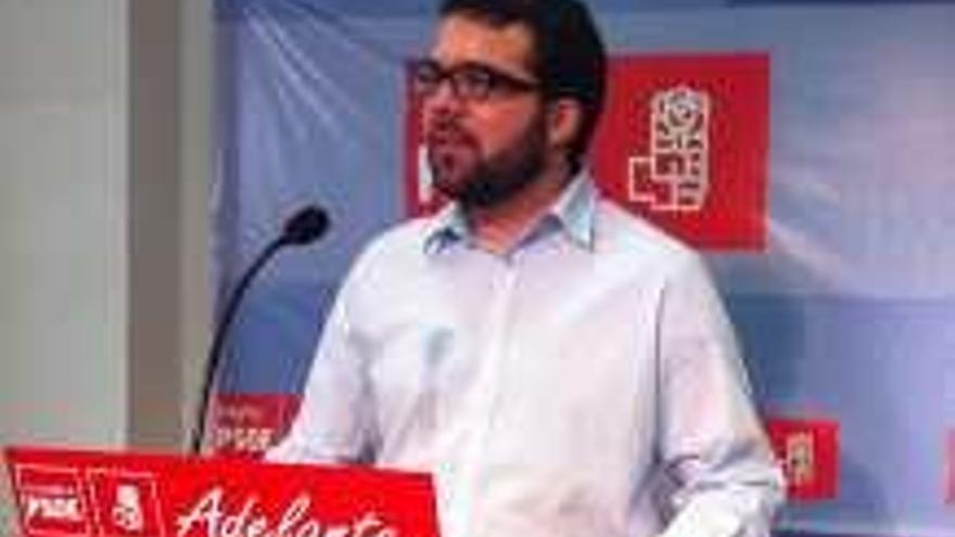 El PSOE insta a retirar a alcaldes y concejales la extra de Navidad