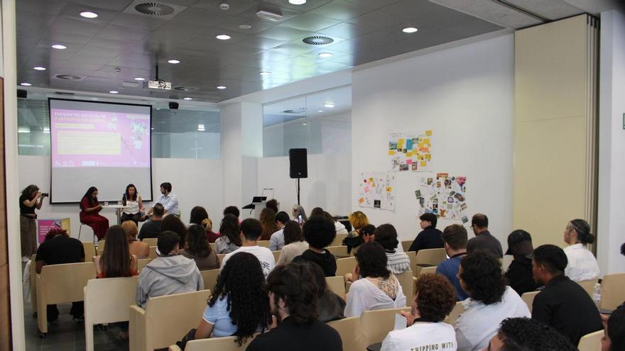 Más políticas de empleo y regular el mercado de vivienda: las medidas que jóvenes de toda España reclaman desde Mieres para no "heredar" la pobreza